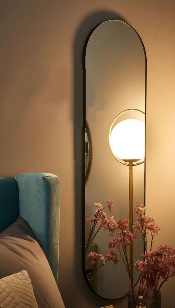 Capsule mirror