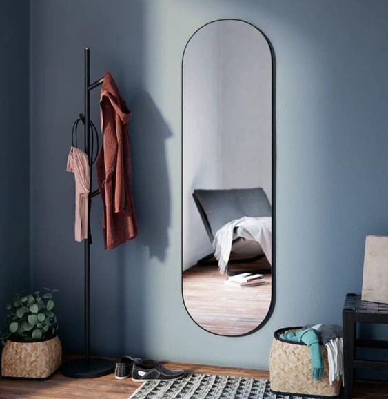 Capsule mirror