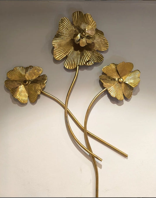 Metal flowers wall hanging