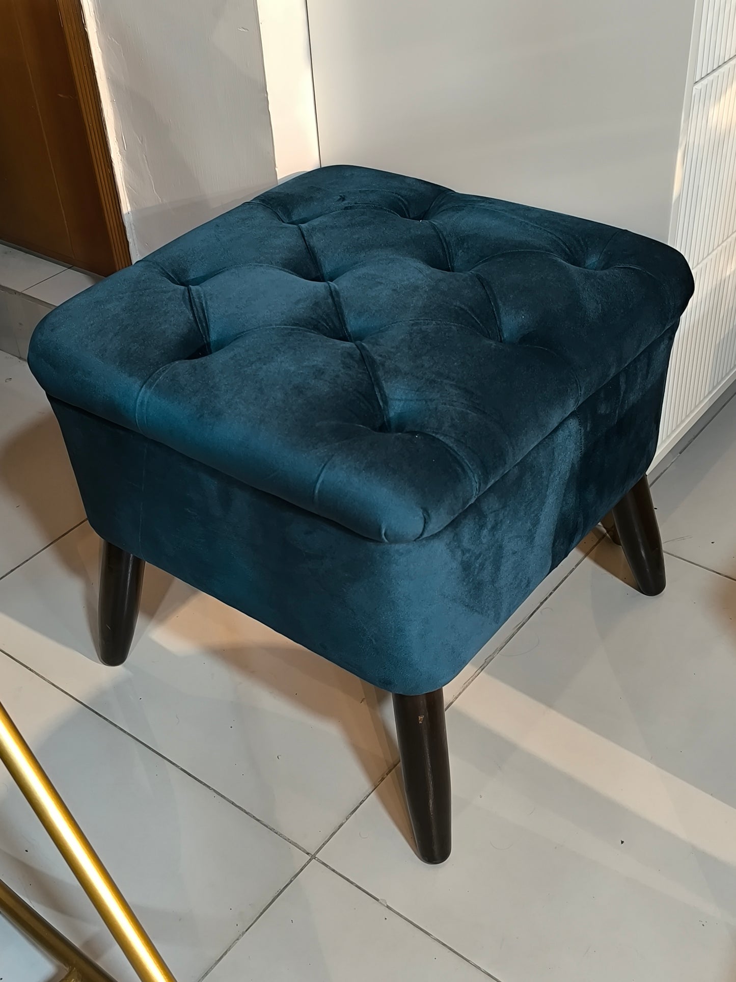 Square ottoman h2